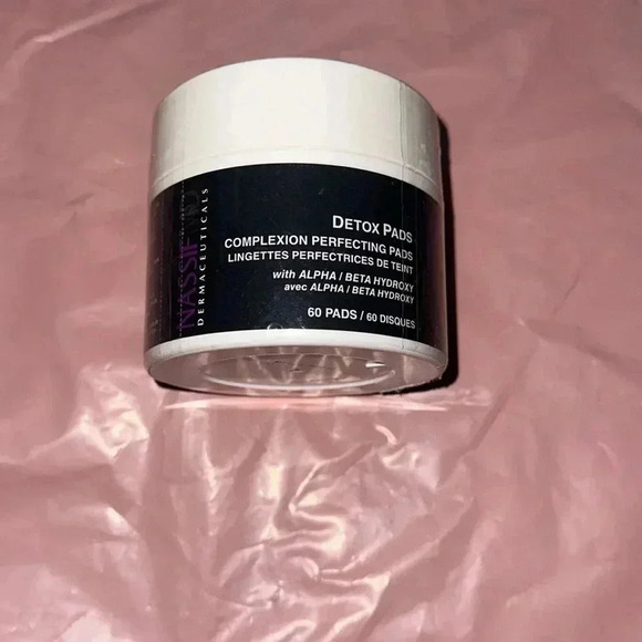 Nassif MD Dermaceuticals Other - NWOT NASSIF  MD Detox pads completion perfecting pads with alpha/beta hydroxy 60